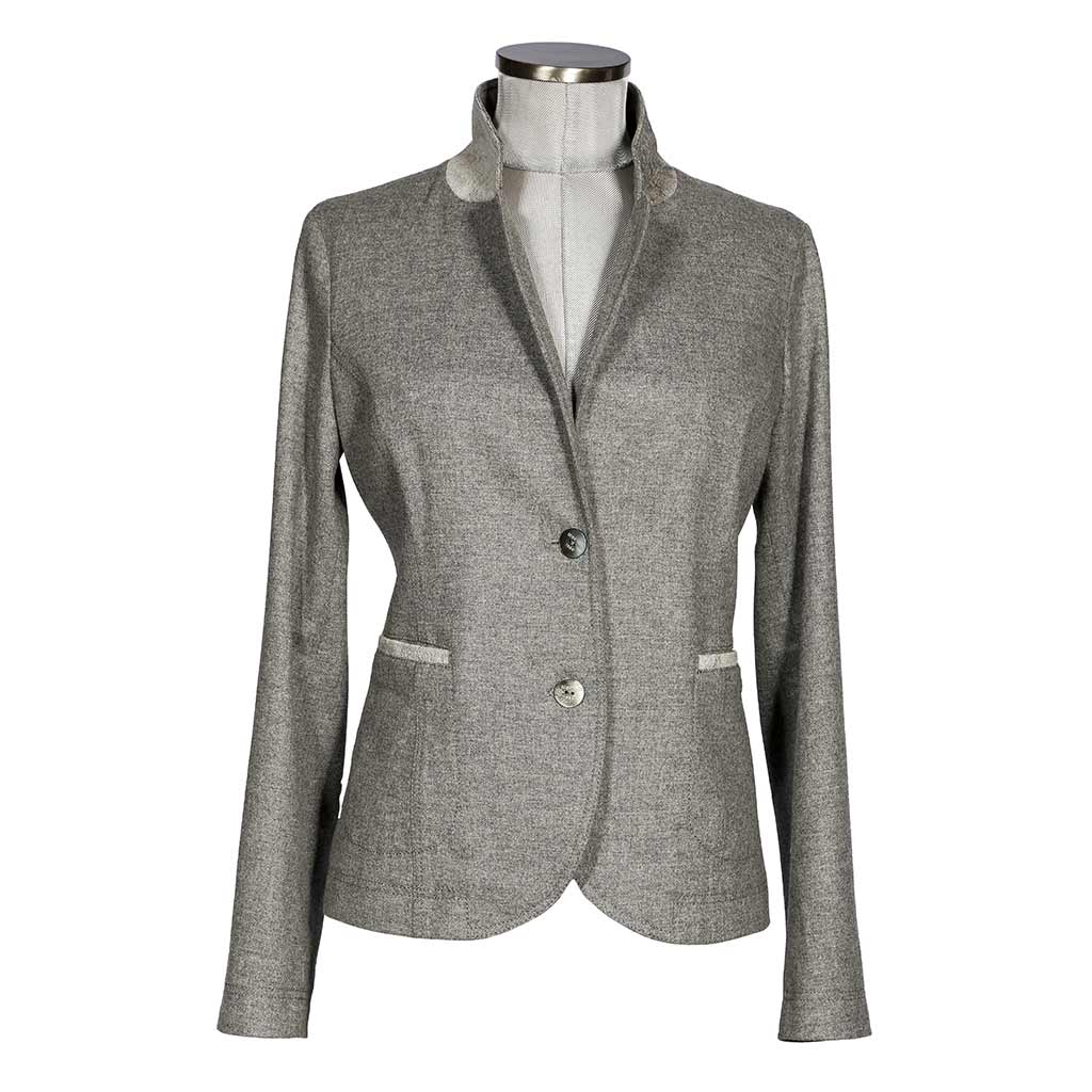 JA-Luisa NeuchatellS